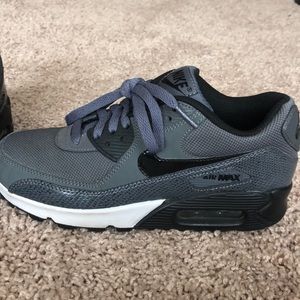 Grey Nike Air Max’s